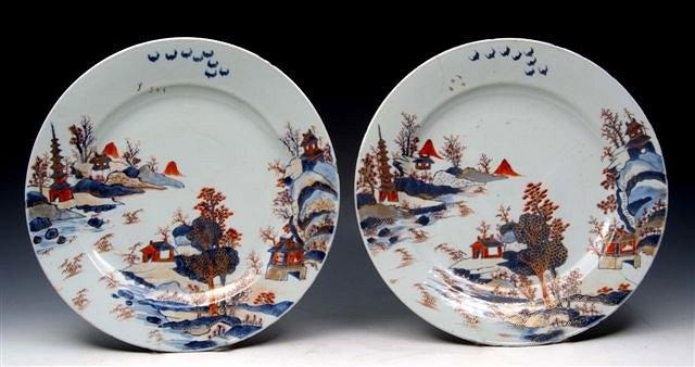 Appraisal: A PAIR OF TH CENTURY CHINESE IMARI EXPORT CHARGERS depicting