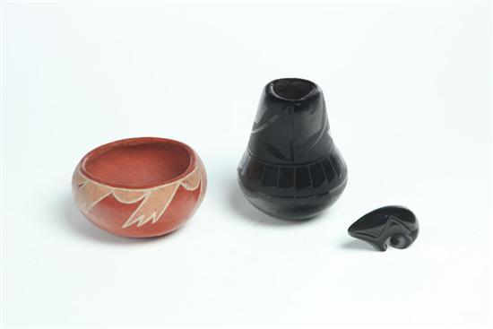 Appraisal: THREE PIECES OF AMERICAN INDIAN POTTERY Twentieth century Santa Clara