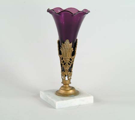 Appraisal: EARLY AMETHYST VASE This vase with square marble base and