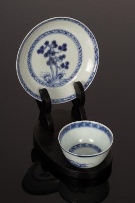 Appraisal: An th Century Nanking Cargo tea bowl and saucer and