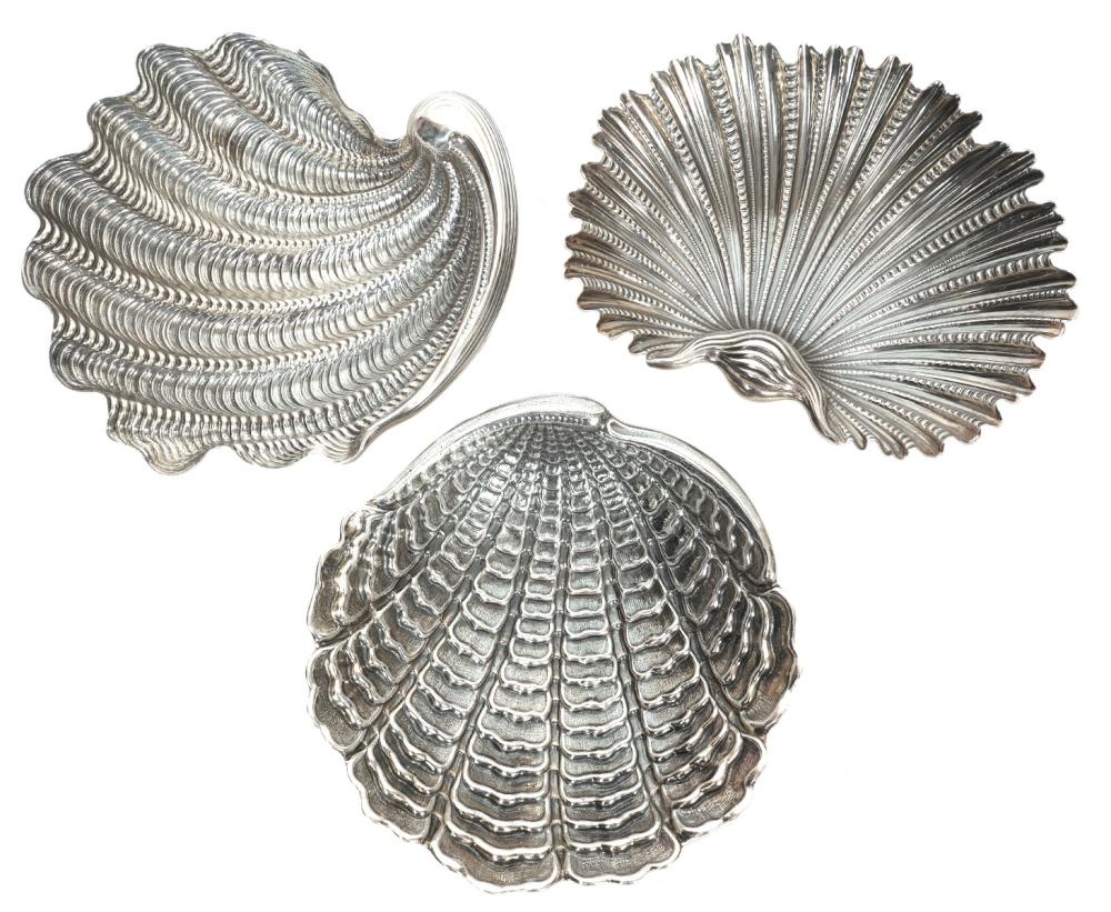 Appraisal: SET OF BUCCELLATI STERLING SILVER SHELL DISHESGrouping of three sterling