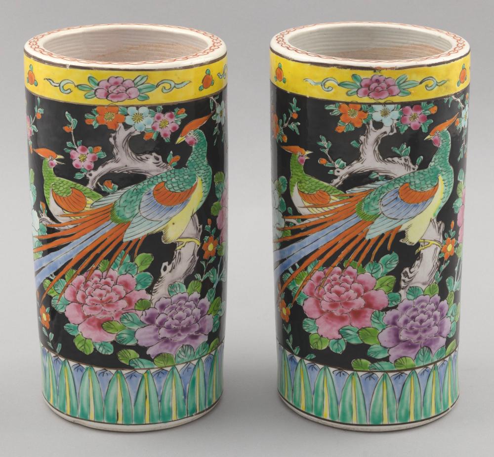 Appraisal: PAIR OF CHINESE FAMILLE NOIRE PORCELAIN VASES LATE TH CENTURY