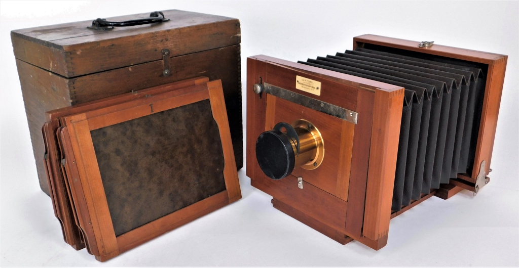 Appraisal: ROCHESTER NEW MODEL X WOOD FIELD CAMERA Rochester Optical Co