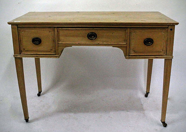 Appraisal: A LATE TH EARLY TH CENTURY LIMED PINE DRESSING TABLE