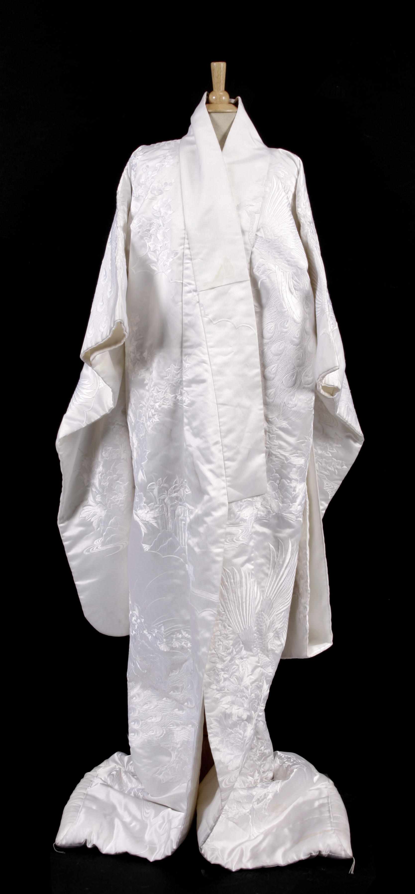 Appraisal: A Japanese embroidered white silk kimono height in