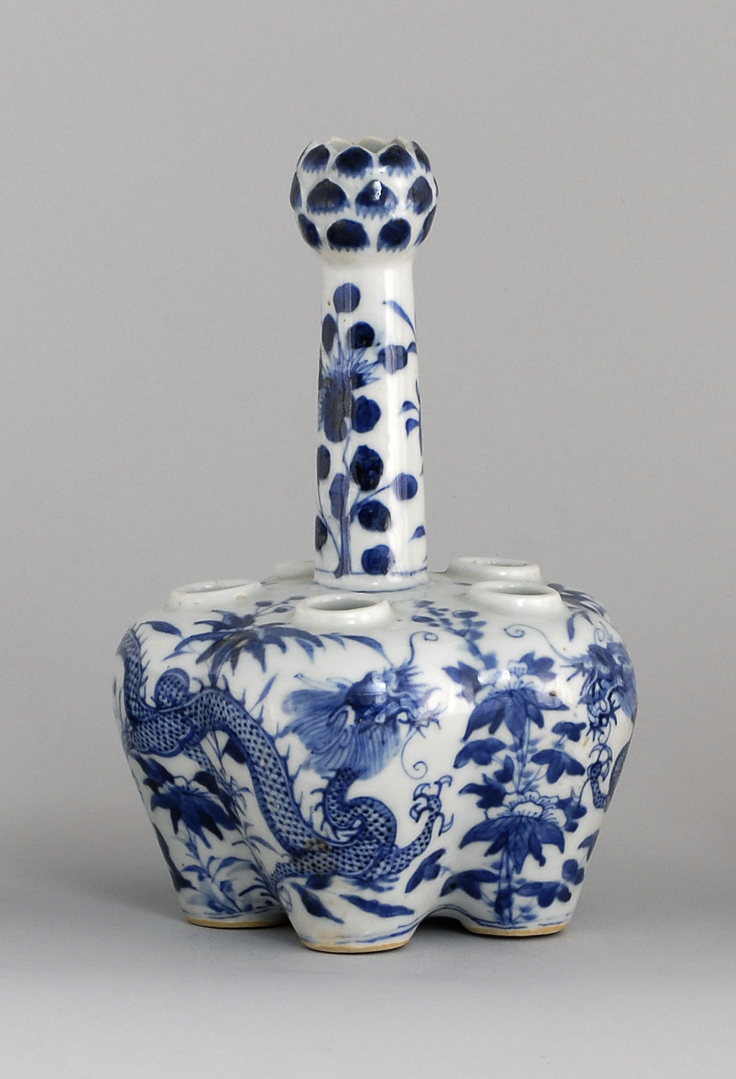 Appraisal: BLUE AND WHITE PORCELAIN NARCISSUS VASE th CenturyIn five-lobed form