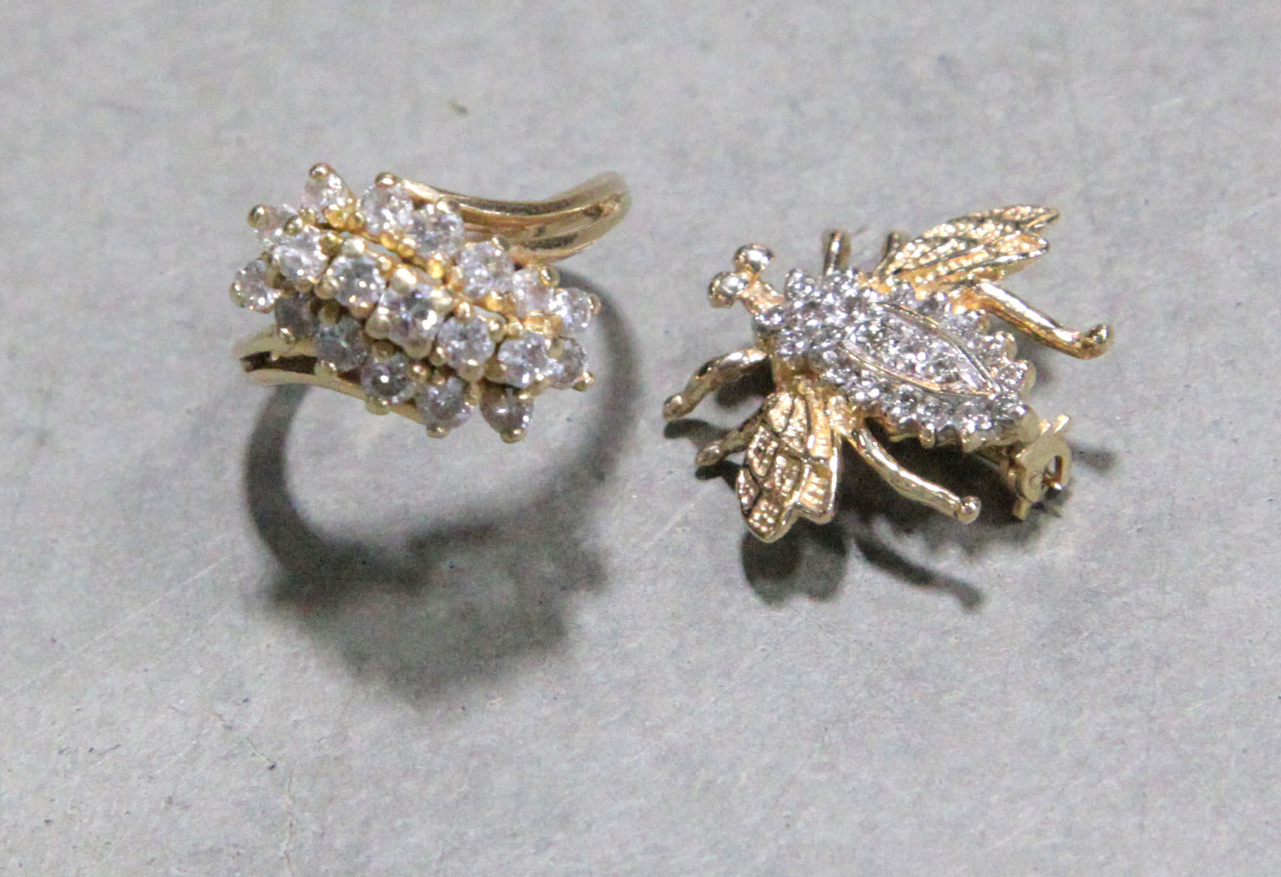 Appraisal: TWO PIECES JEWELRY Ladies K yellow gold cocktail ring with