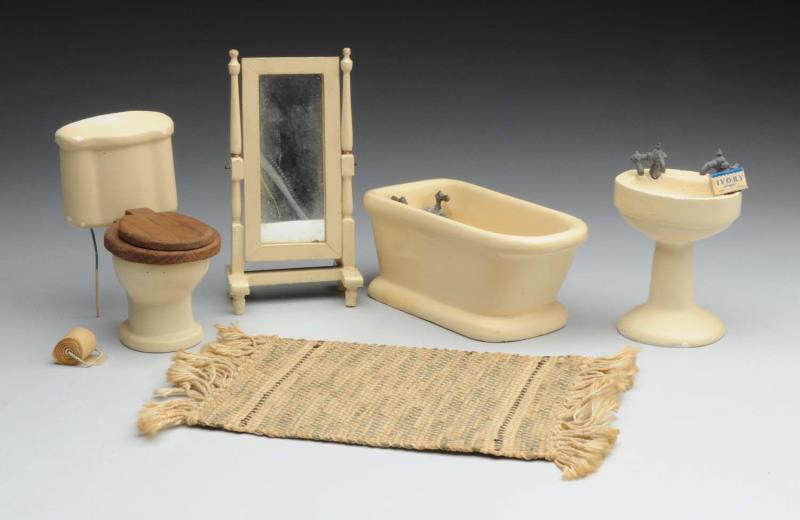 Appraisal: Piece Bathroom Set From The 's - 's The tub