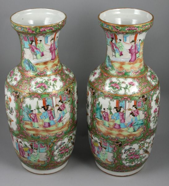 Appraisal: Pair of th Century Rose Medallion Vases x Overall good