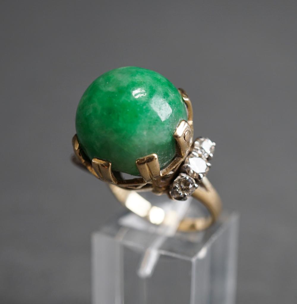 Appraisal: -KARAT YELLOW-GOLD JADE AND DIAMOND RING GROSS DWT SIZE -Karat