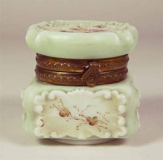 Appraisal: Wave Crest Dresser Box Alternating green and cream ground with