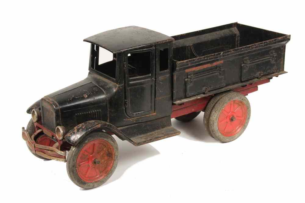 Appraisal: TOY TRUCK - Scarce 'Buddy L' Sand and Gravel Truck