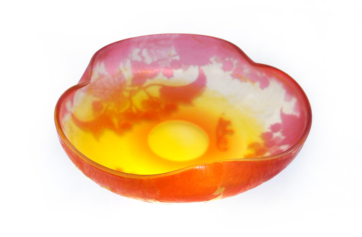 Appraisal: CAMEO GLASS BOWL SIGNED GALLE Cameo carved glass with floral