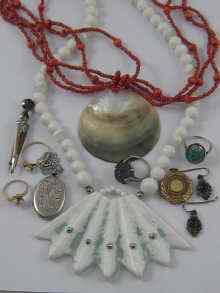 Appraisal: A mixed lot comprising a silver locket a rolled gold