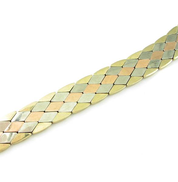 Appraisal: A tri-toned gold bracelet length in grams