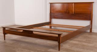 Appraisal: Dixie Walnut Full Size Bed Mid-Century modern Dixie full size