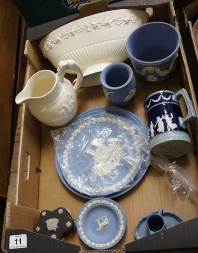 Appraisal: A collection of Wedgwood Jasper and Creamware to include Trinkets