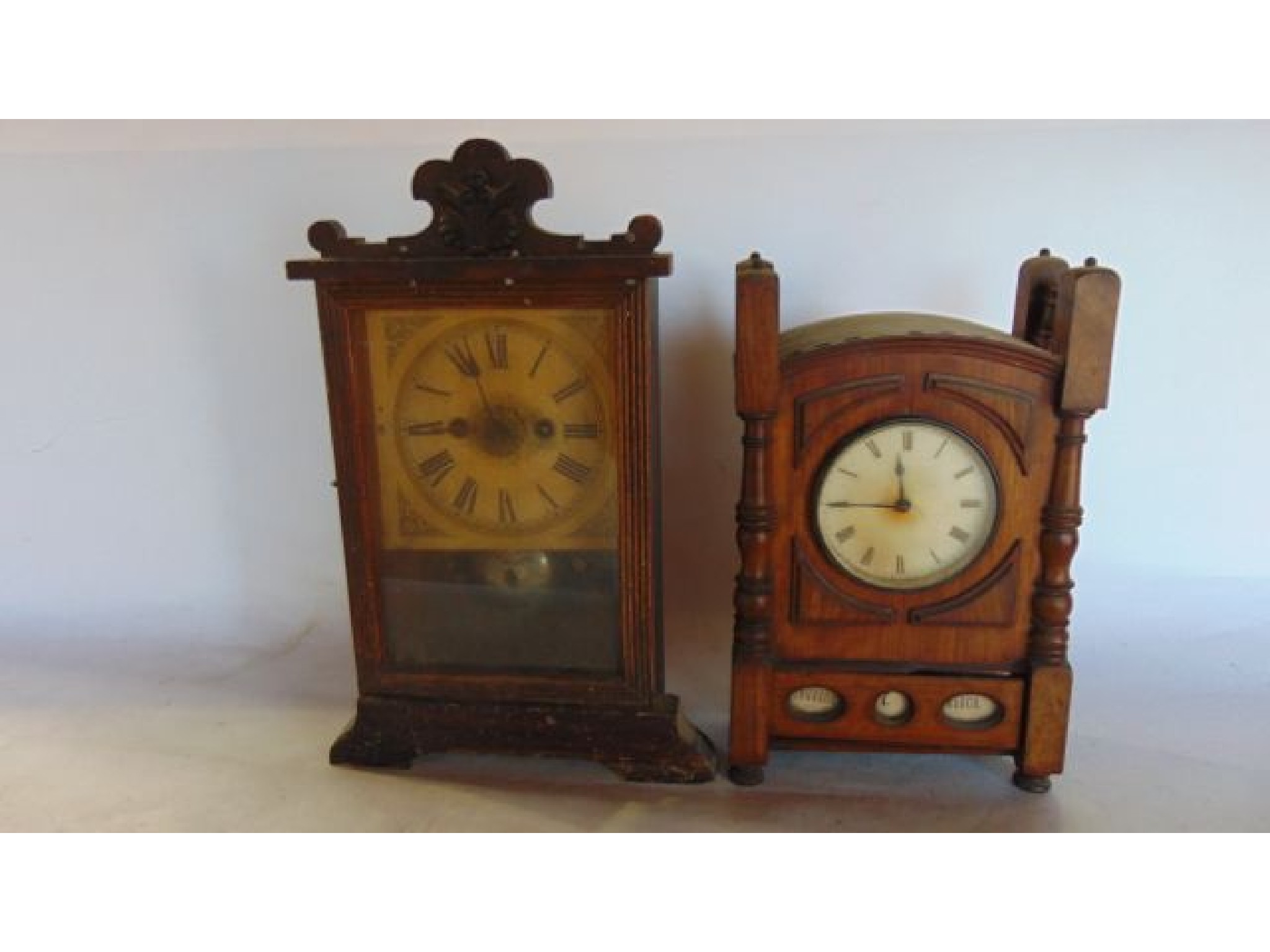 Appraisal: A th century desk or office clock in a pale