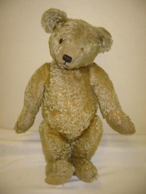 Appraisal: A pre-war Farnell teddy with one clear and black glass