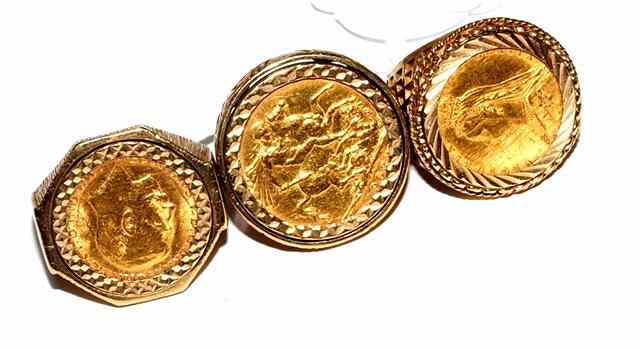 Appraisal: A PERTH MINT SOVEREIGN mounted in a ct gold ring