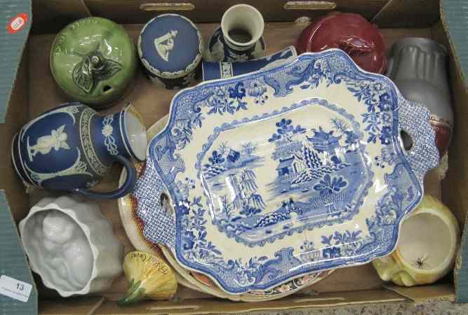 Appraisal: A collection of Various Pottery to include early Blue and