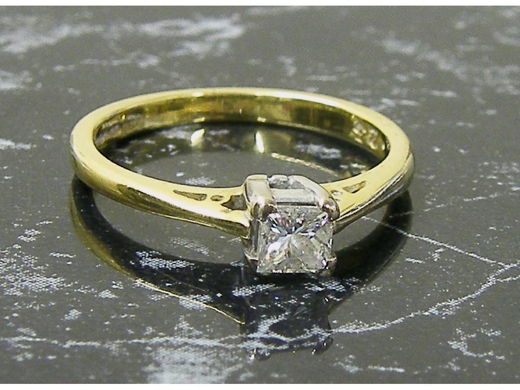 Appraisal: ct princess cut diamond solitaire ring ct size H I