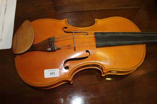 Appraisal: A MODERN VIOLIN with Edinburgh maker's label