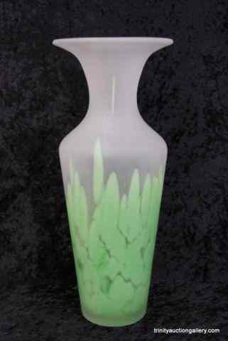 Appraisal: Large '' Modern Art Glass Flower VaseHand blown made in