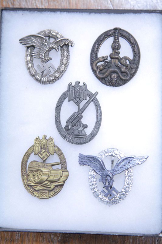 Appraisal: FIVE NAZI BADGES Two similar observers badges '' h An