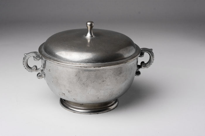 Appraisal: PEWTER SUGAR BOWL HENRY JOSEPH LONDON ENGLAND CIRCA - Maker's