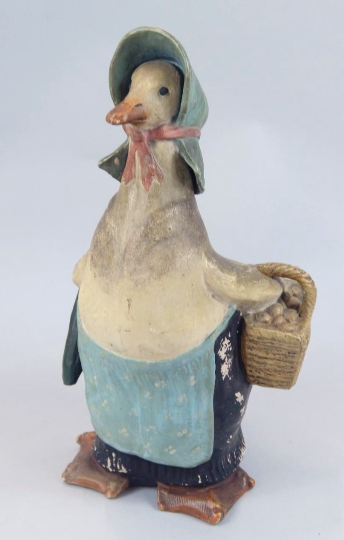 Appraisal: A thC Bretby figure of Jemima Puddleduck No polychrome decorated