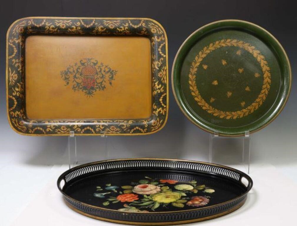 Appraisal: DECORATIVE TOLE PAINTED METAL SERVING TRAYS lot of Decorative tole