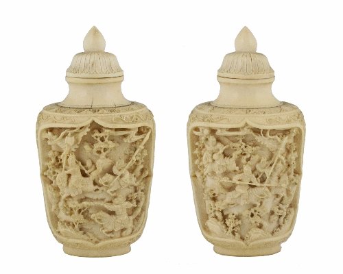 Appraisal: A fine th Century Cantonese ivory scent bottle carved in