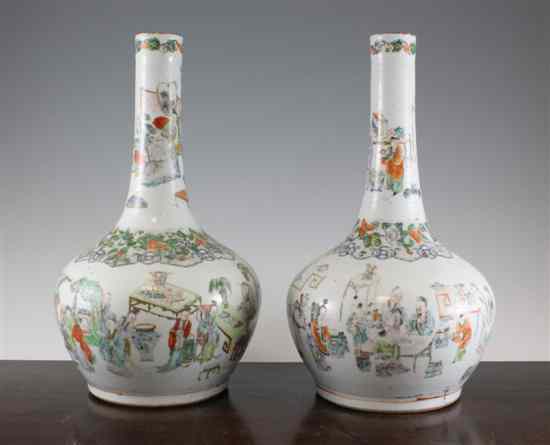 Appraisal: A pair of Chinese famille rose bottle vases early th