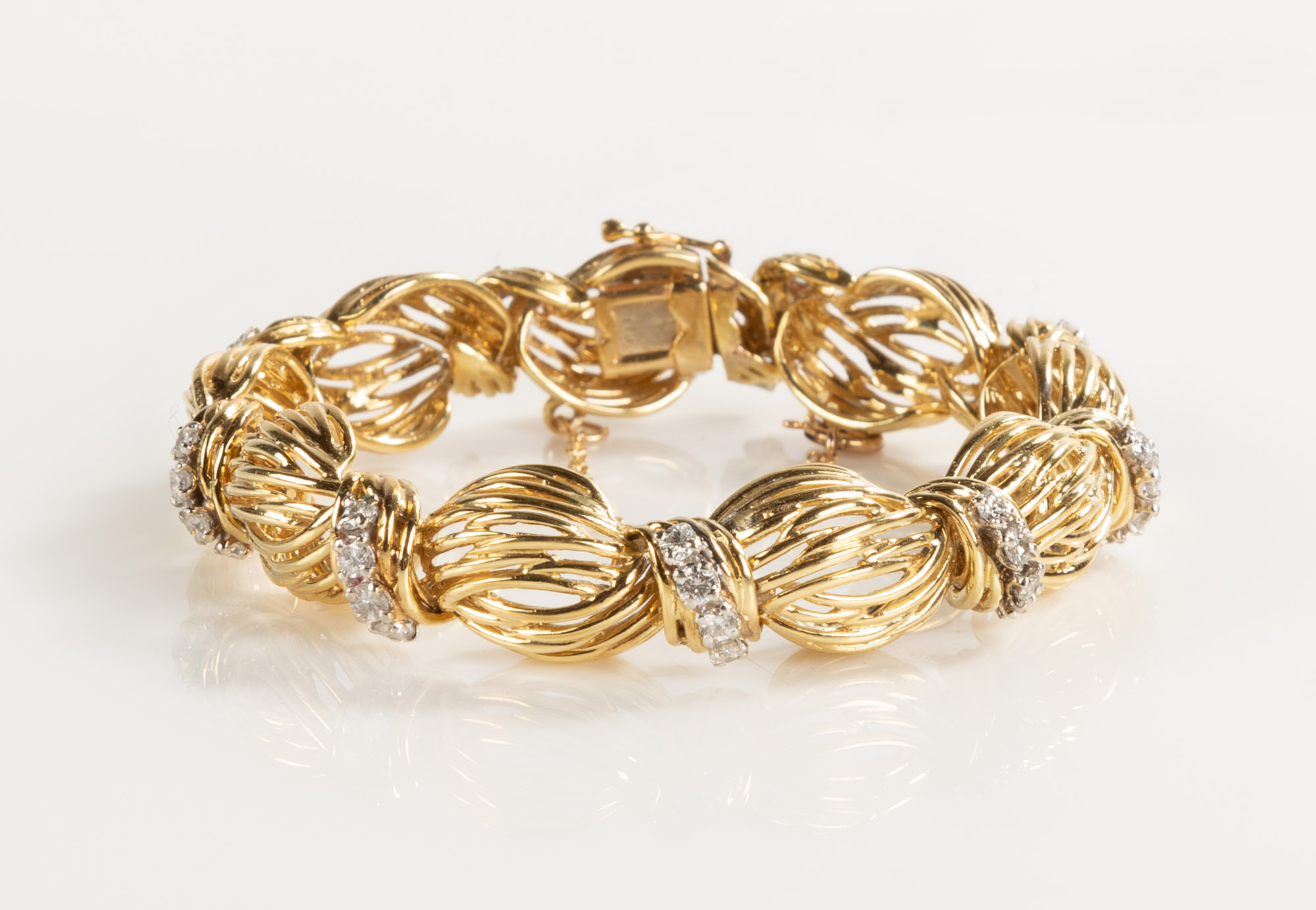 Appraisal: K GOLD DIAMOND BRACELET grams