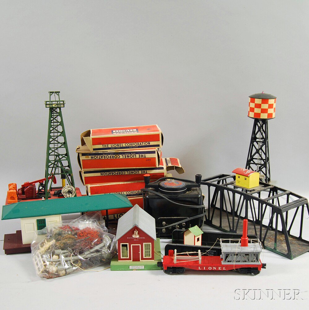 Appraisal: Set of Twenty-seven Lionel O-Gauge Model Train and Accessory Items