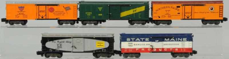 Appraisal: Lot of American Flyer S-Gauge Train Boxcars American Includes one