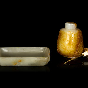 Appraisal: A Pale Celadon Jade Snuff Bottle and Tray the bottle