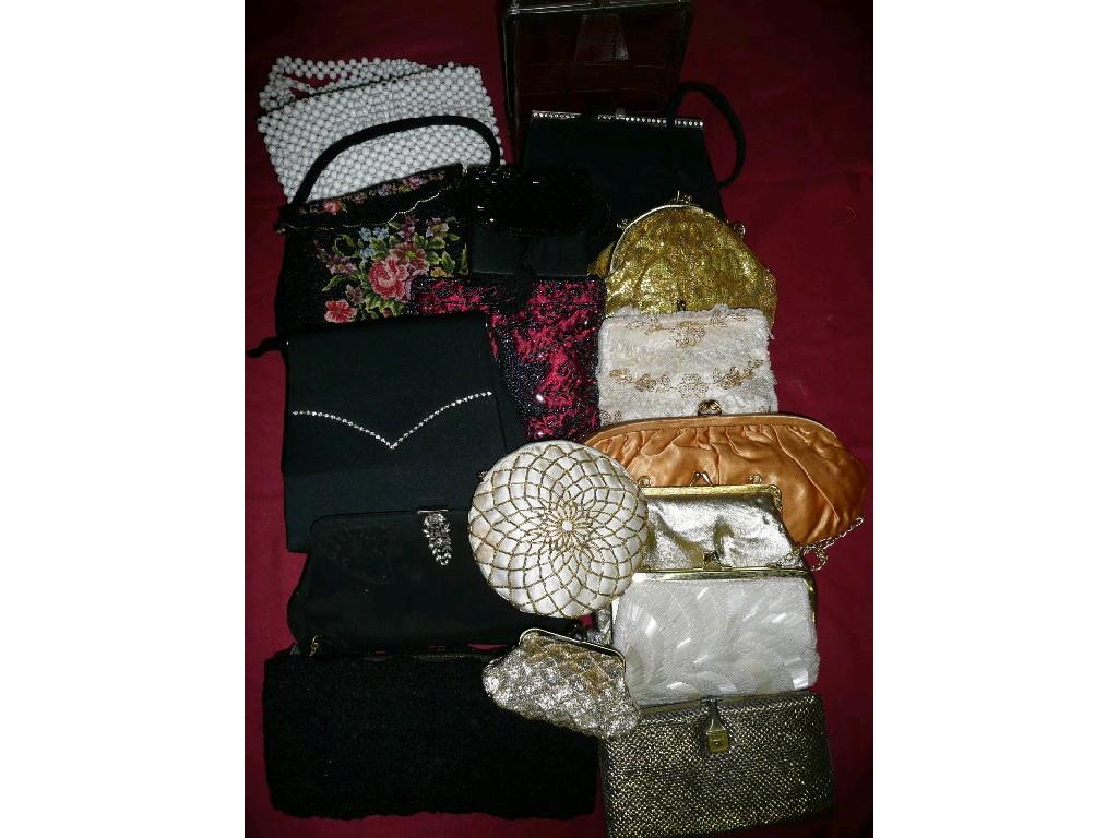 Appraisal: A good group of ladies day evening vintage handbags purses