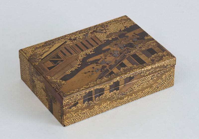 Appraisal: FINE JAPANESE LACQUER CARD BOX AND COVER The lid with