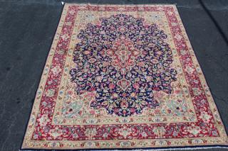 Appraisal: ' x Persian Kerman rug ' x Persian Kerman rug