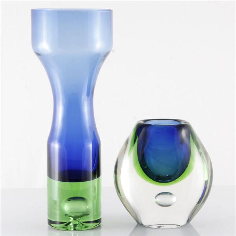 Appraisal: TWO MURANO ART GLASS SOMMERSO VASES WITH TRAPPED BUBBLE IN