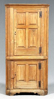 Appraisal: Rare Georgia corner cupboard one-part construction yellow pine throughout upper