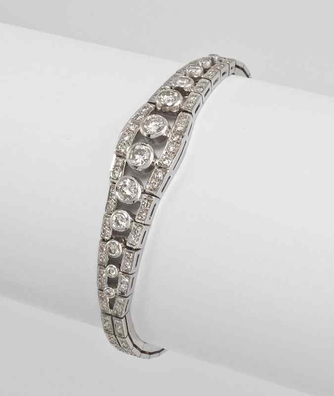 Appraisal: CTW DIAMOND BRACELET K white gold bracelet contains round brilliant