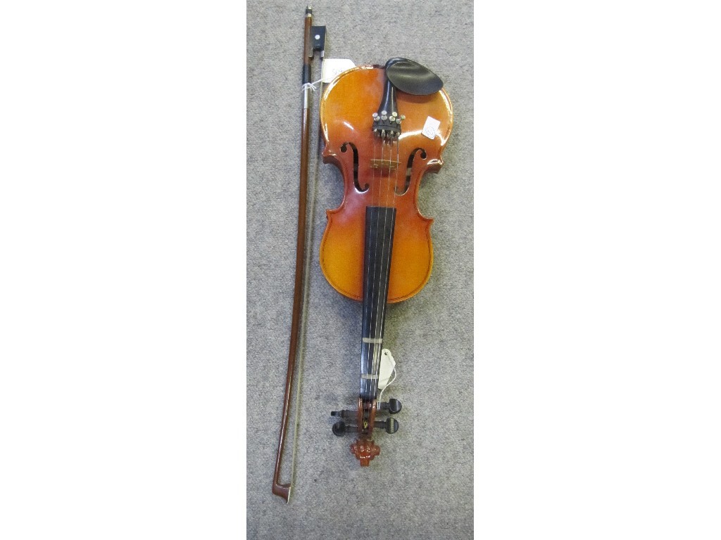 Appraisal: Child's starter violin and bow case available