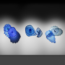 Appraisal: Dale Chihuly DEEP DELPHINIUM BLUE PERSIAN WALL USA hand-blown glass