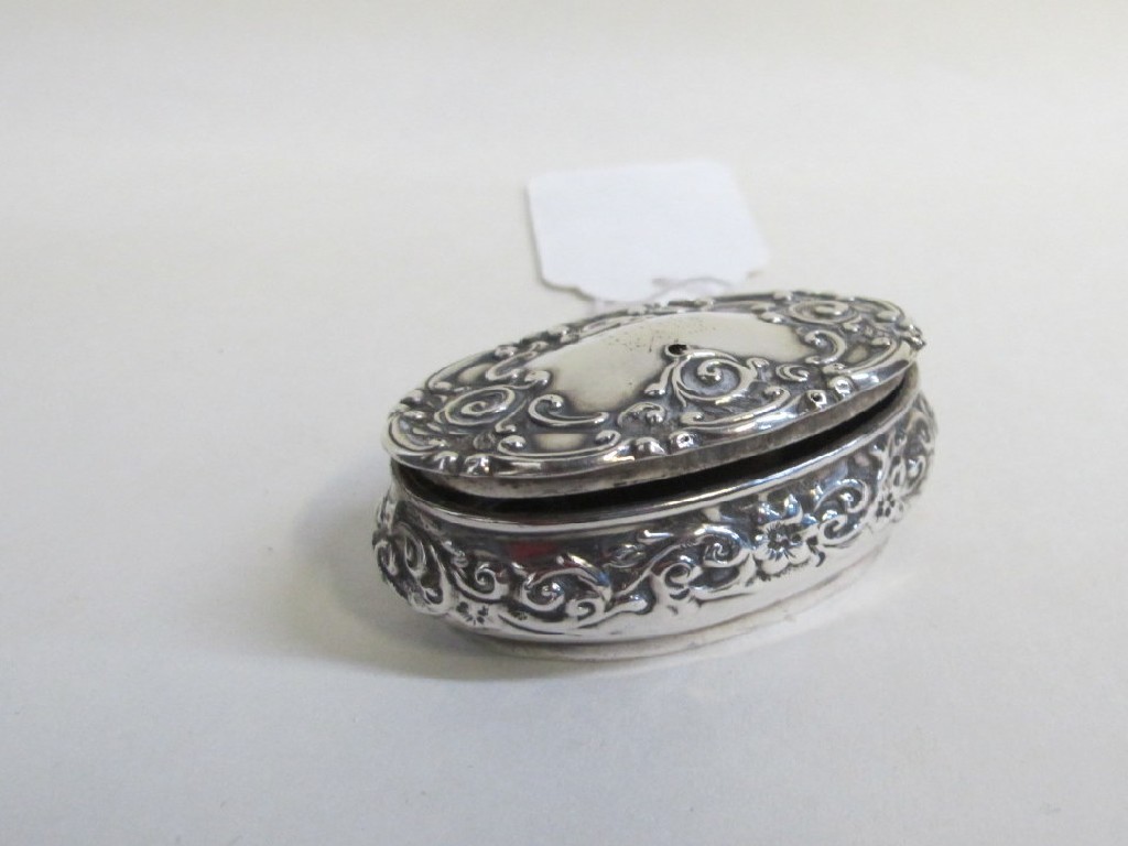 Appraisal: Embossed silver snuff box Birmingham