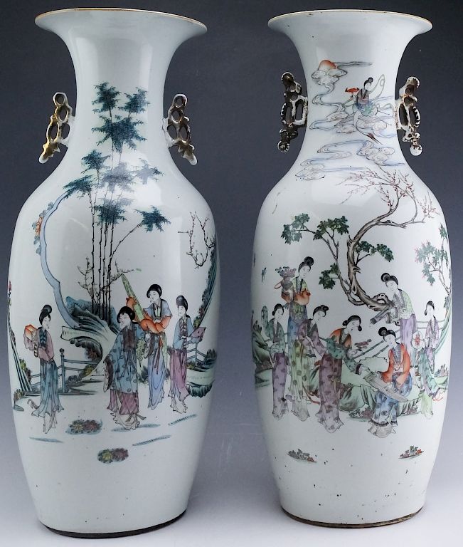 Appraisal: PAIR Chinese Export Porcelain Famille Verte Vase Pair of Chinese