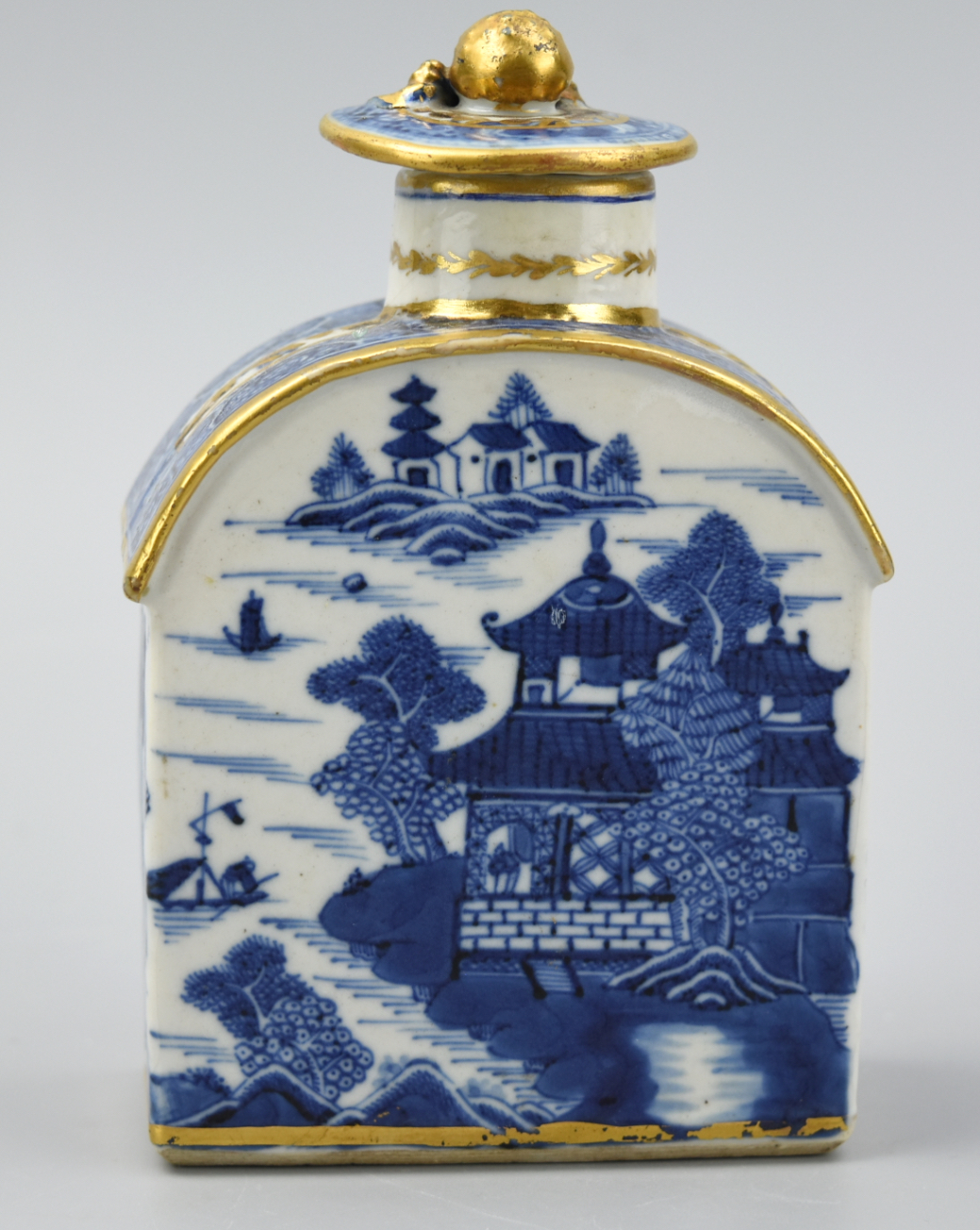 Appraisal: CHINESE GILT BLUE WHITE TEA CADDY TH C This small