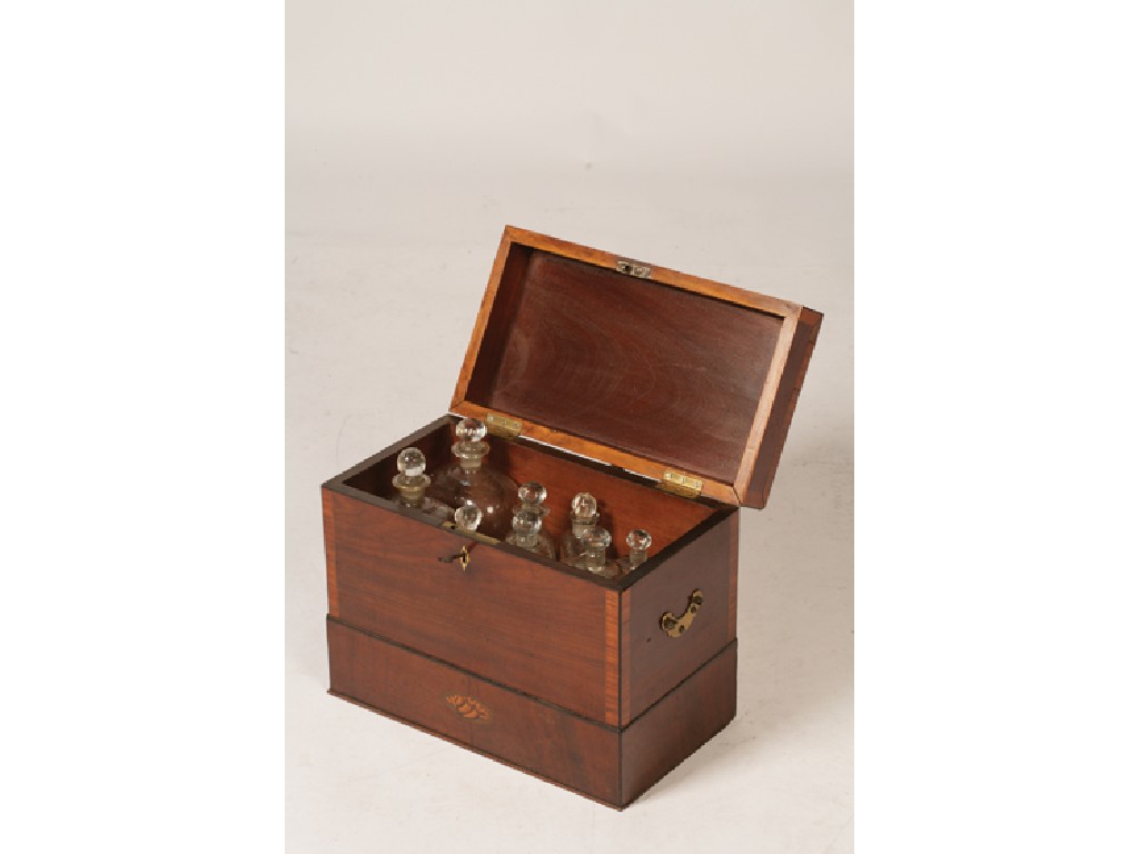 Appraisal: A MAHOGANY AND SATINWOOD CROSSBANDED DECANTER BOX the rectangular lid